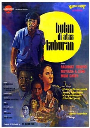 Bulan di Atas Kuburan's poster