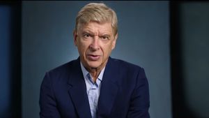 Arsène Wenger: Invincible's poster