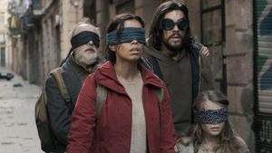 Bird Box: Barcelona's poster