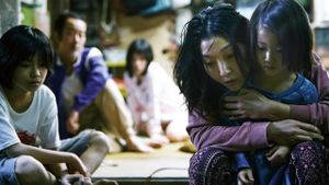 Shoplifters's poster
