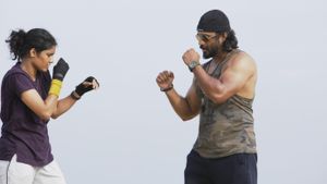 Irudhi Suttru's poster