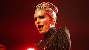 Vox Lux's poster