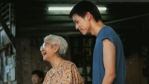 How to Make Millions Before Grandma Dies's poster