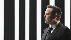 From Tesla to SpaceX, the World According to Elon Musk's poster