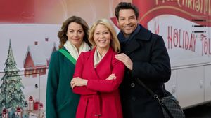 Ms. Christmas Comes to Town's poster
