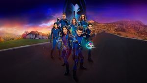 The Thundermans Return's poster