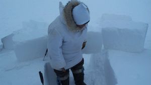 Inuuvunga: I Am Inuk, I Am Alive's poster