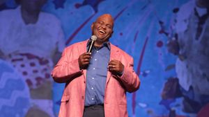 Lavell Crawford: Home for the Holidays's poster