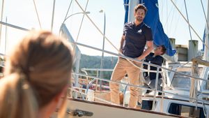 Sailing Into Love's poster