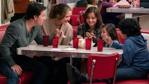 Instant Family's poster