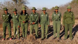 Women, Maasai and rangers - The lionesses of Kenya's poster