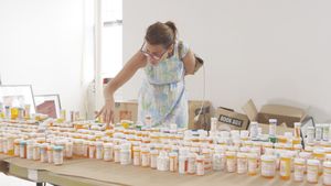 32 Pills: My Sister's Suicide's poster
