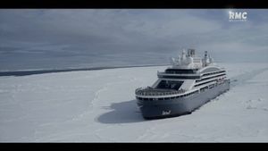 Le Commandant Charcot, croisière hi-tech dans les glaces's poster