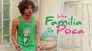 Una familia de poca...'s poster