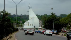 LIBREVILLE, OURS's poster
