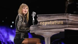 Taylor Swift: The Road to Reputation's poster