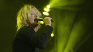 Yö Live – 20-vuotisjuhlakonsertti's poster