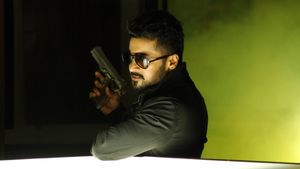 Anjaan's poster