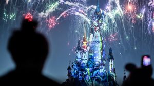 Disney Illuminations Firework Show Disneyland Paris's poster