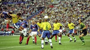 La Coupe De La Gloire: The Official Film of the 1998 FIFA World Cup's poster