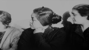 Kino-Pravda No. 19: A Movie-Camera Race Moscow – Arctic Ocean's poster