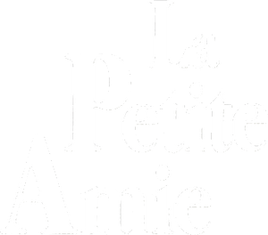 La petite amie's poster