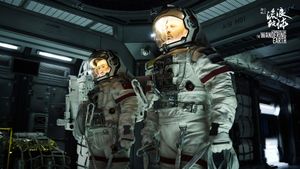 The Wandering Earth's poster