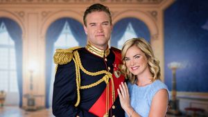 A Christmas in Royal Fashion's poster