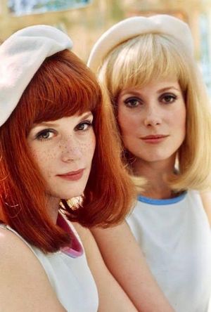 Behind the screens : Les demoiselles de Rochefort's poster