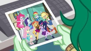 My Little Pony: Equestria Girls - Forgotten Friendship's poster