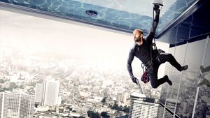 Mechanic: Resurrection's poster