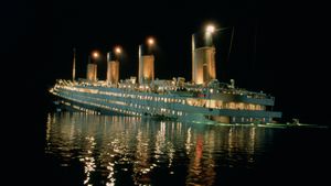 Titanic's poster