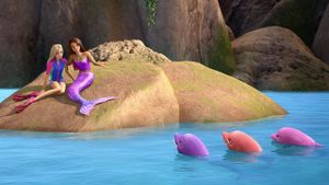 Barbie: Dolphin Magic's poster