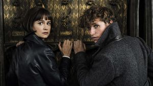 Fantastic Beasts: The Crimes of Grindelwald's poster