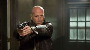 Live Free or Die Hard's poster