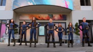 The Thundermans Return's poster
