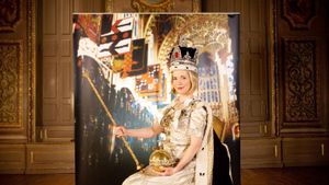 Lucy Worsley's Royal Photo Album's poster