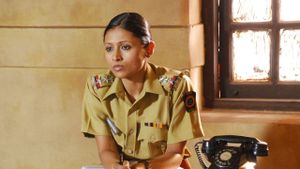 Charlie Kay Chakkar Mein's poster