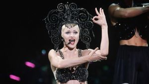 Madonna: The Girlie Show - Live Down Under's poster