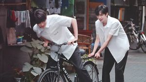 Let's Wait for the Rain to Stop's poster