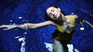 Diving's poster