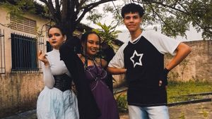 Pessoas Normais's poster