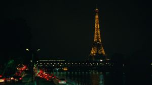 Midnight in Paris's poster